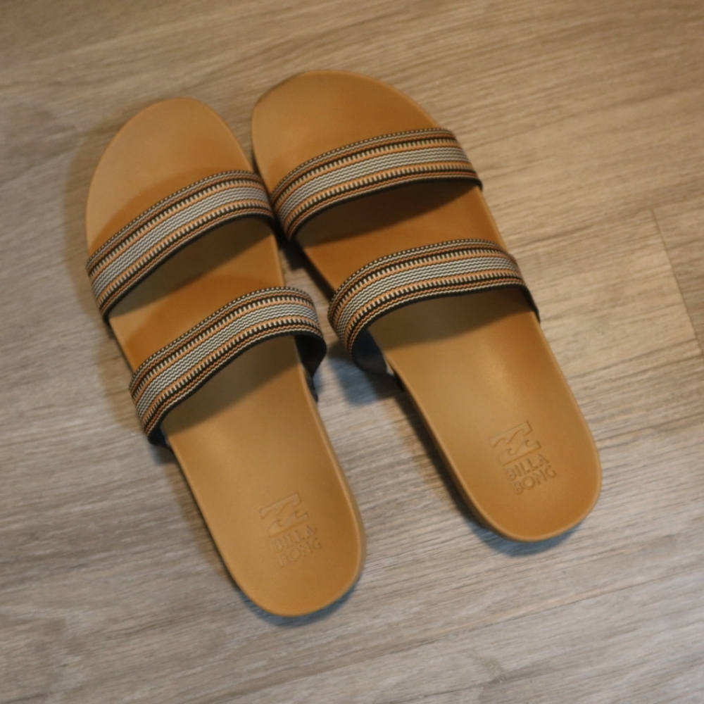Billabong sandals size 9